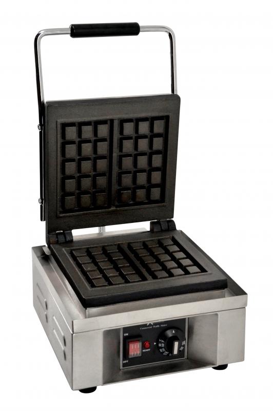 1 1.6 kW Waffle Maker